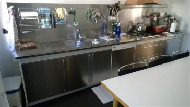 Rinnovo cucina con ante acciaio inox finitura scotch brite. 