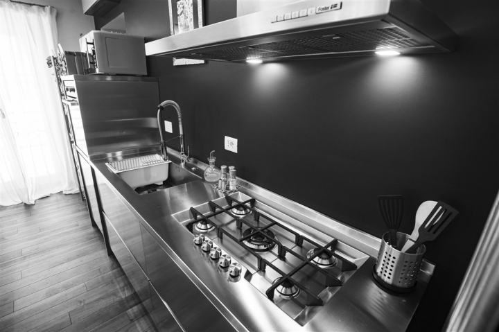 Cucina acciaio senza maniglie Torino